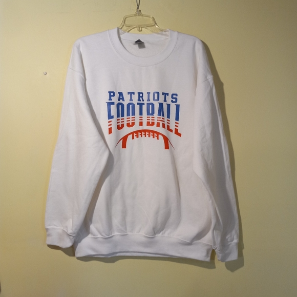 Men's Gildan New England Patriots Sweatshirt. - Picture 1 of 3